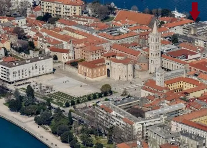 康纳尔公寓 公寓 *